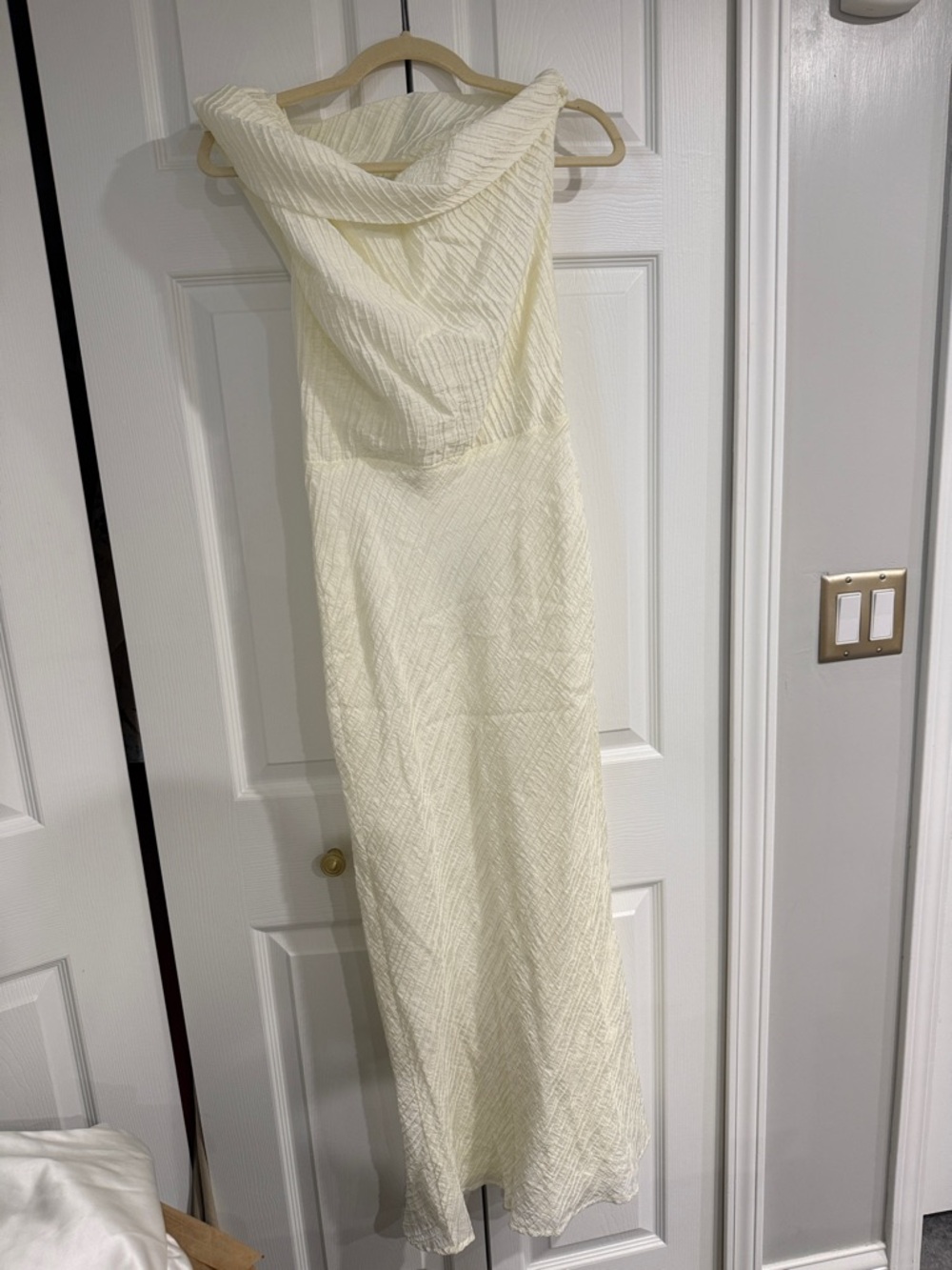 Elegant Strapless Cream Maxi Gown